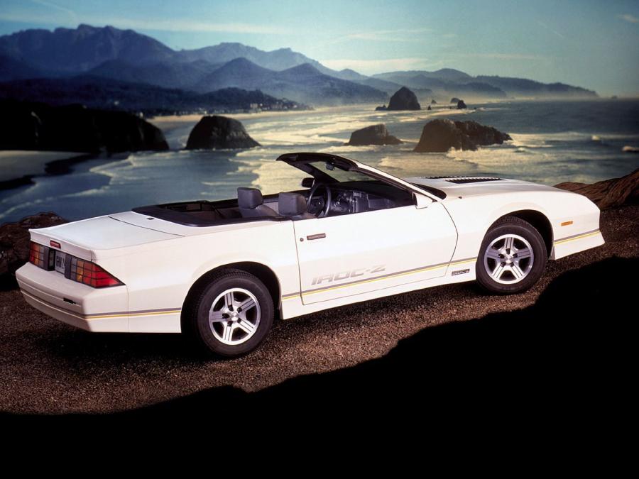  Chevrolet Camaro Z28 Iroc-Z Convertible 1987 года  (фото 6 из 16)